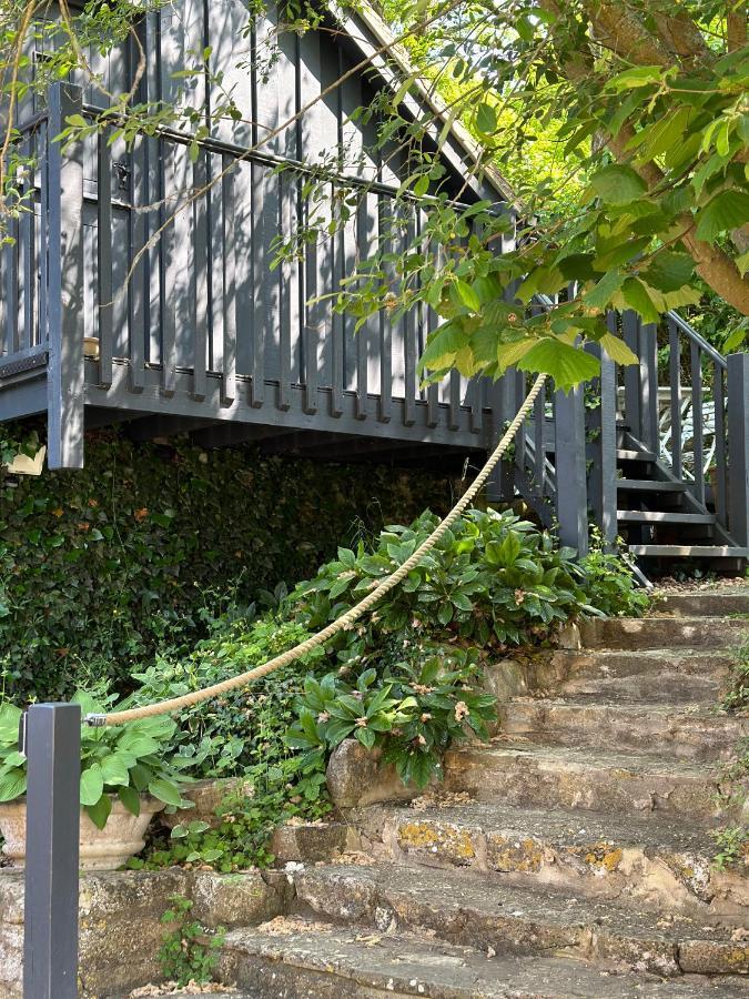 Larkham Loft Apartment Teffont Magna Exterior photo
